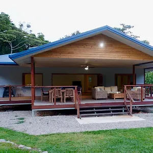 https://coconut-beach-house.queenslandhotels.net